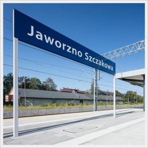 Tablica z nawą stacji kolejowej